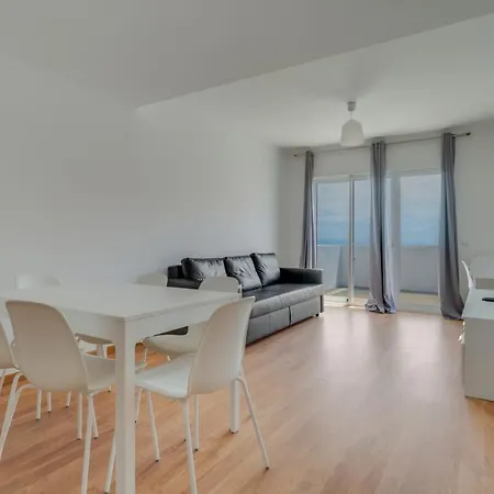 Esfera I Calm With Parking & Workspace