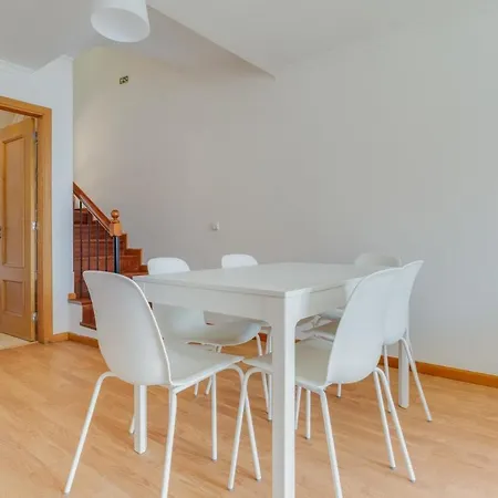 Esfera I Calm With Parking & Workspace